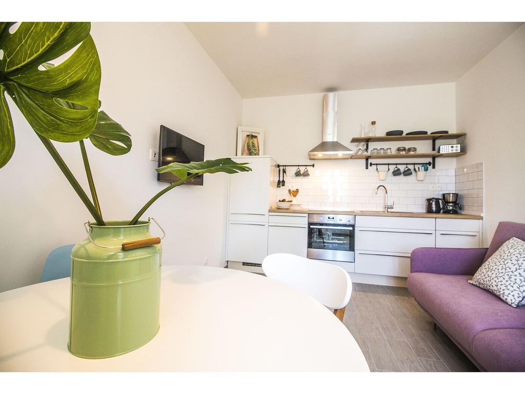 Apartment Sur La Plage Podstrana Exterior foto
