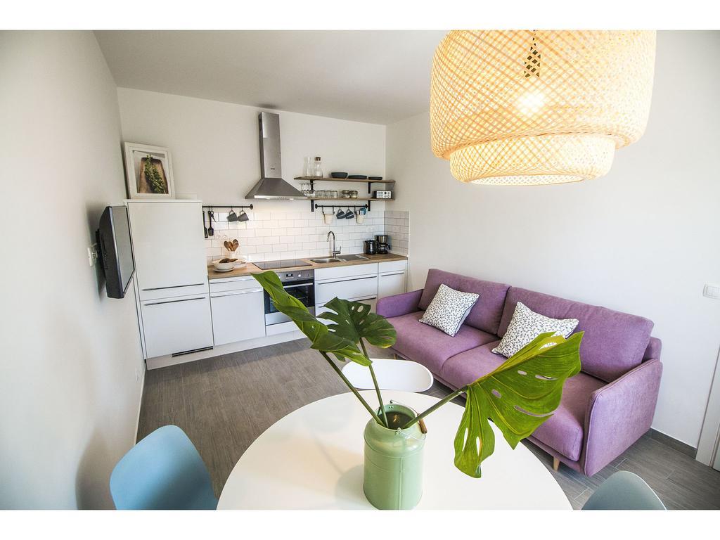 Apartment Sur La Plage Podstrana Exterior foto