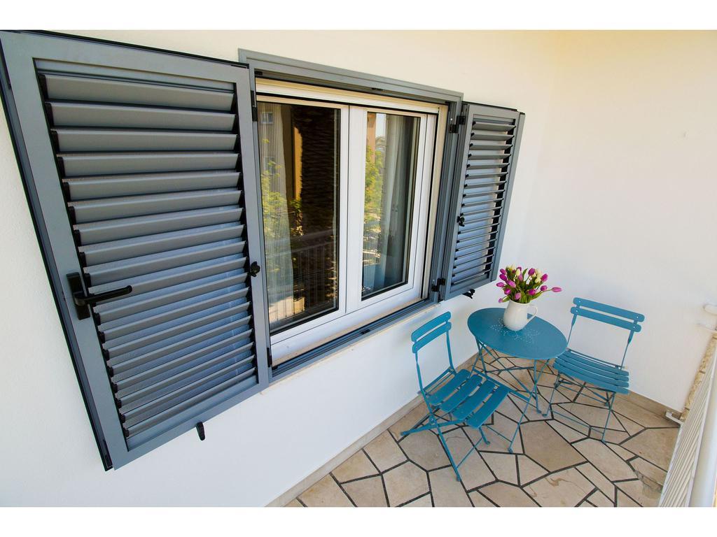 Apartment Sur La Plage Podstrana Exterior foto