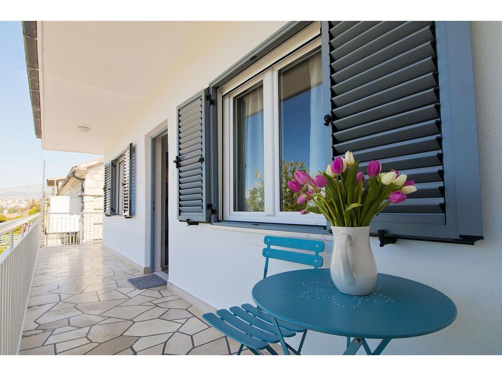 Apartment Sur La Plage Podstrana Exterior foto
