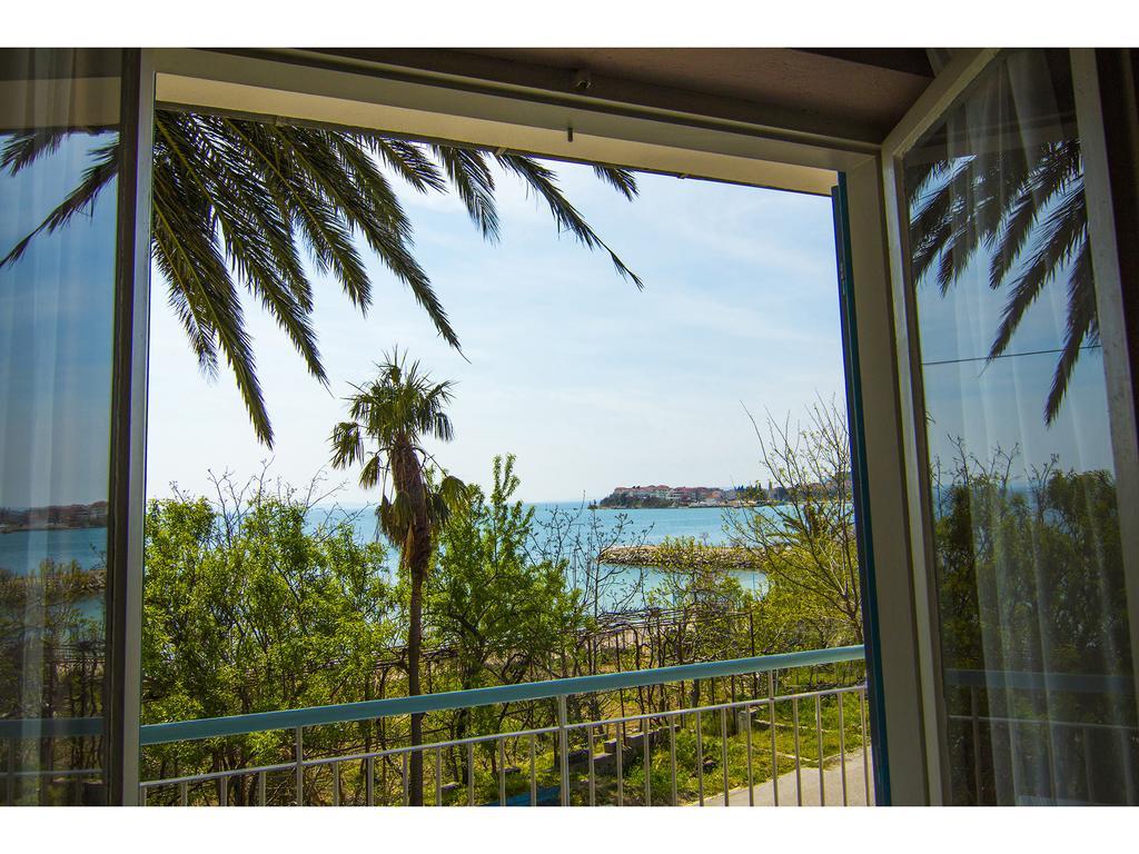 Apartment Sur La Plage Podstrana Exterior foto